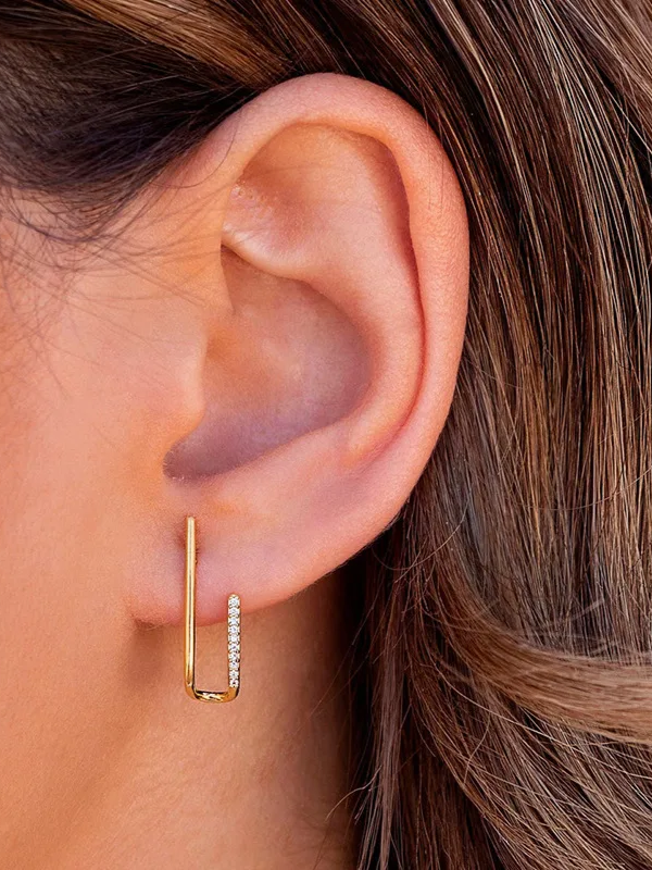 Eshaa combo detail �? 18k gold-plated earrings and ear cuffs set, anti-tarnish and waterproof for gifting.