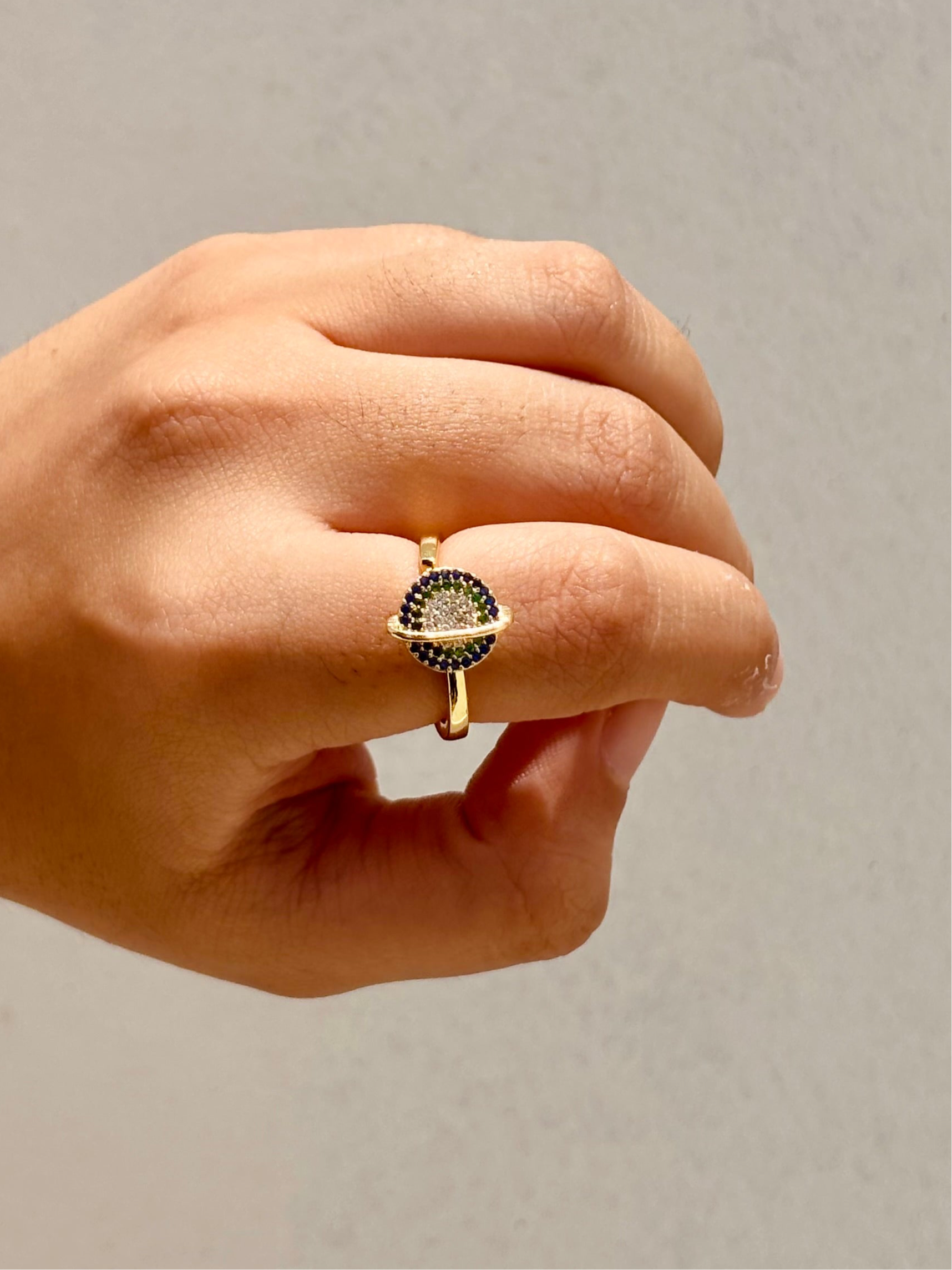 18k gold-plated Astra worry ring �? calming spinning fidget stress-relief ring, anti-tarnish and waterproof for everyday and office wear.
