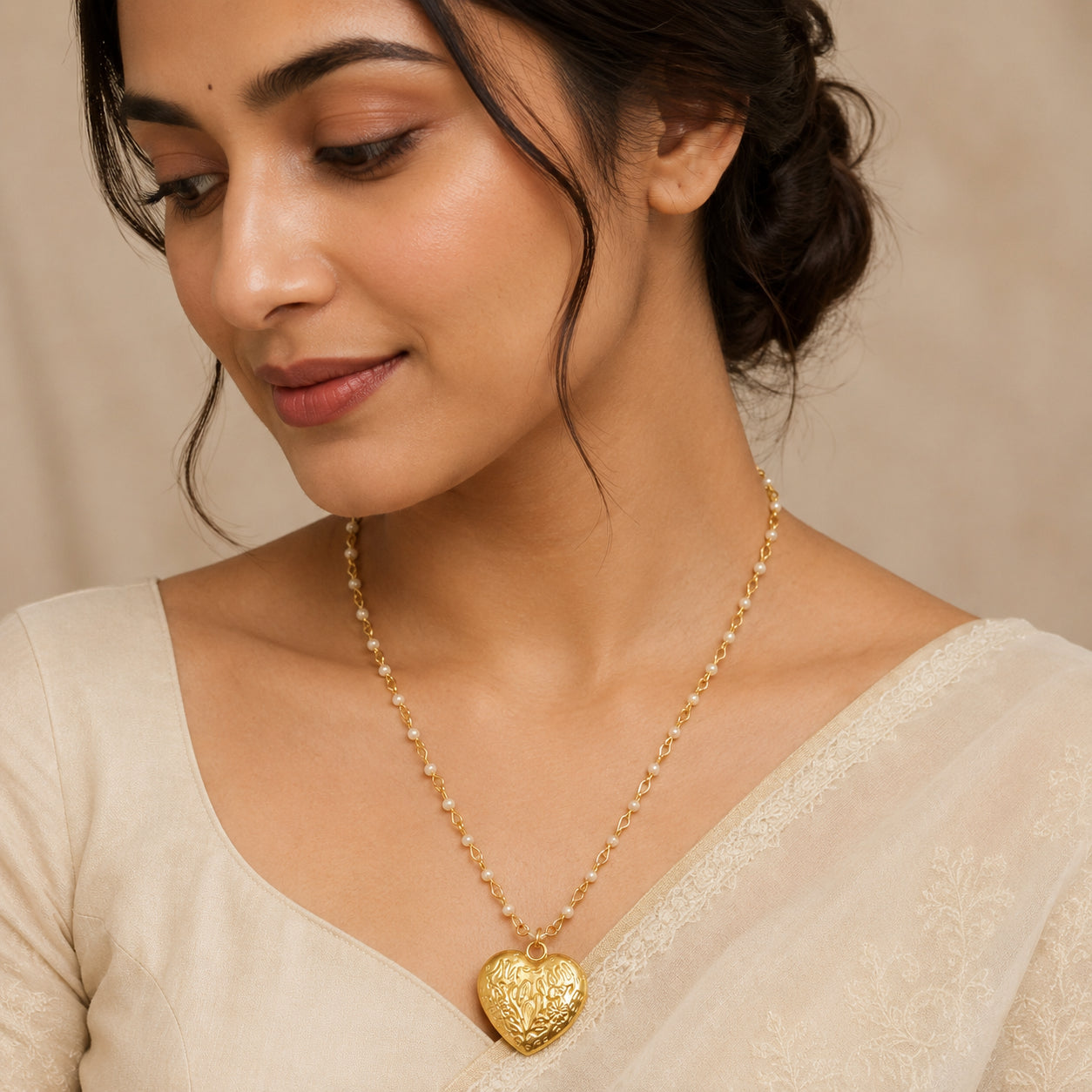 Masfaa Alloy Women Gold Engraved Heart Pendant Necklace