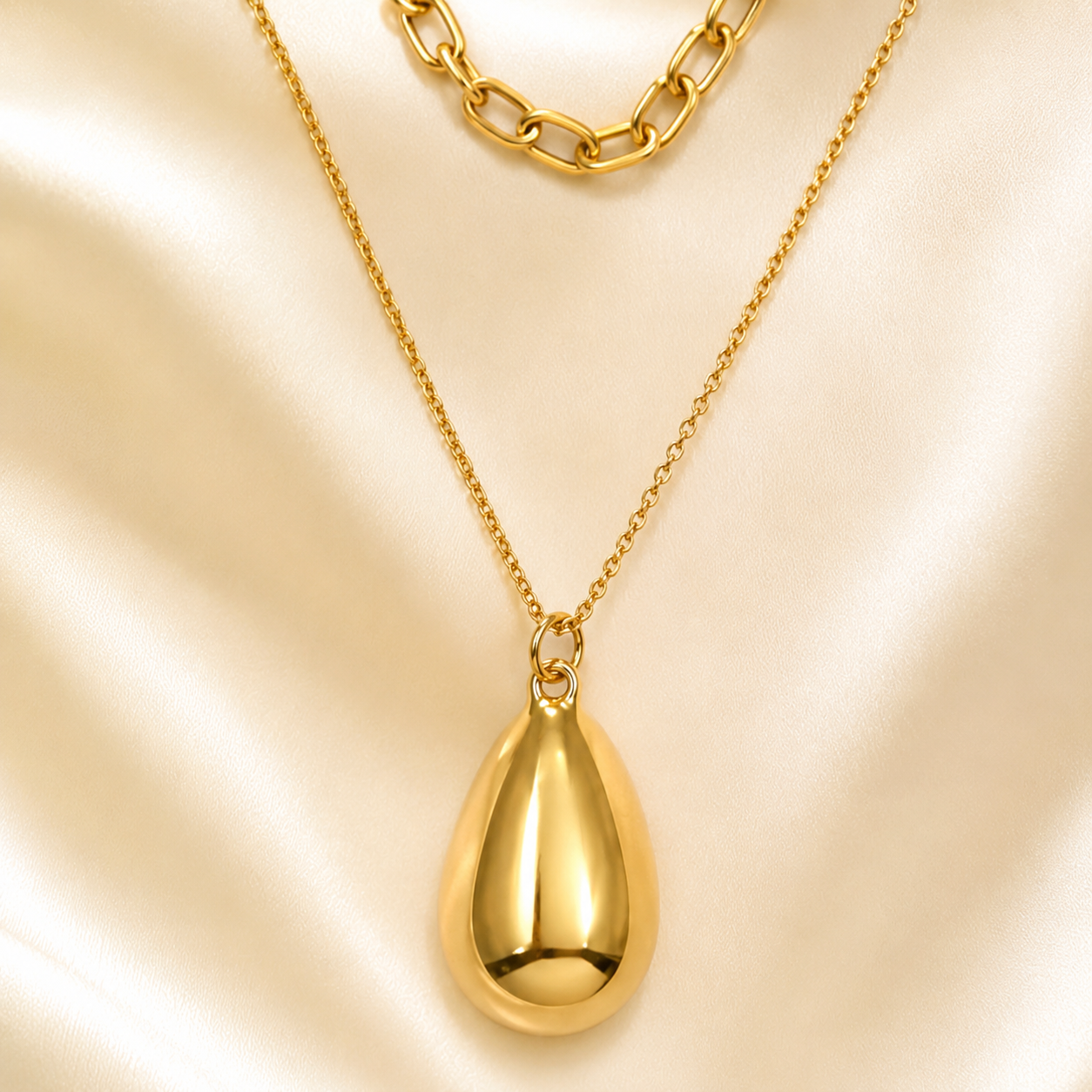 Layered Teardrop Pendant Necklace