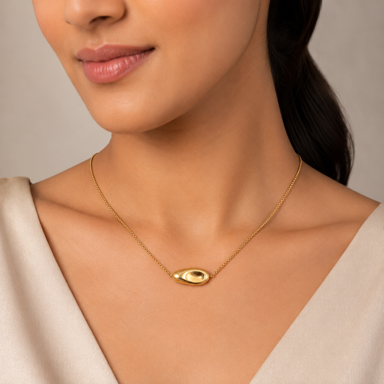 Gold Abstract Oval Pendant Necklace