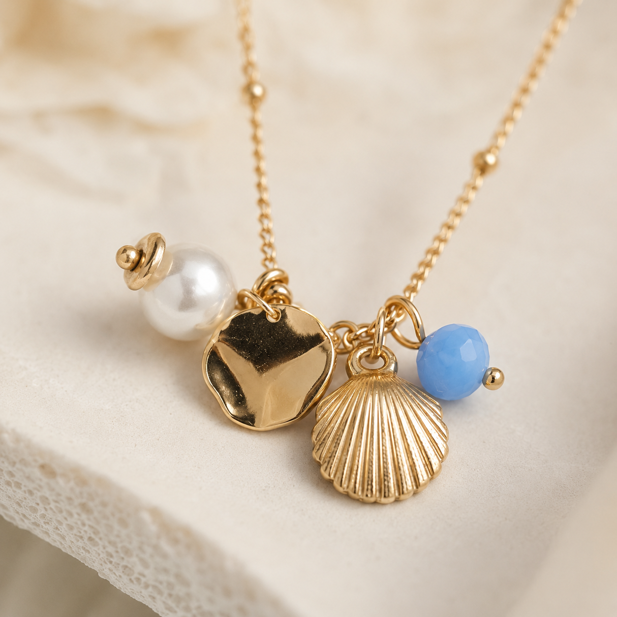 Stylish seashell charm necklace for women daily wear and holidays