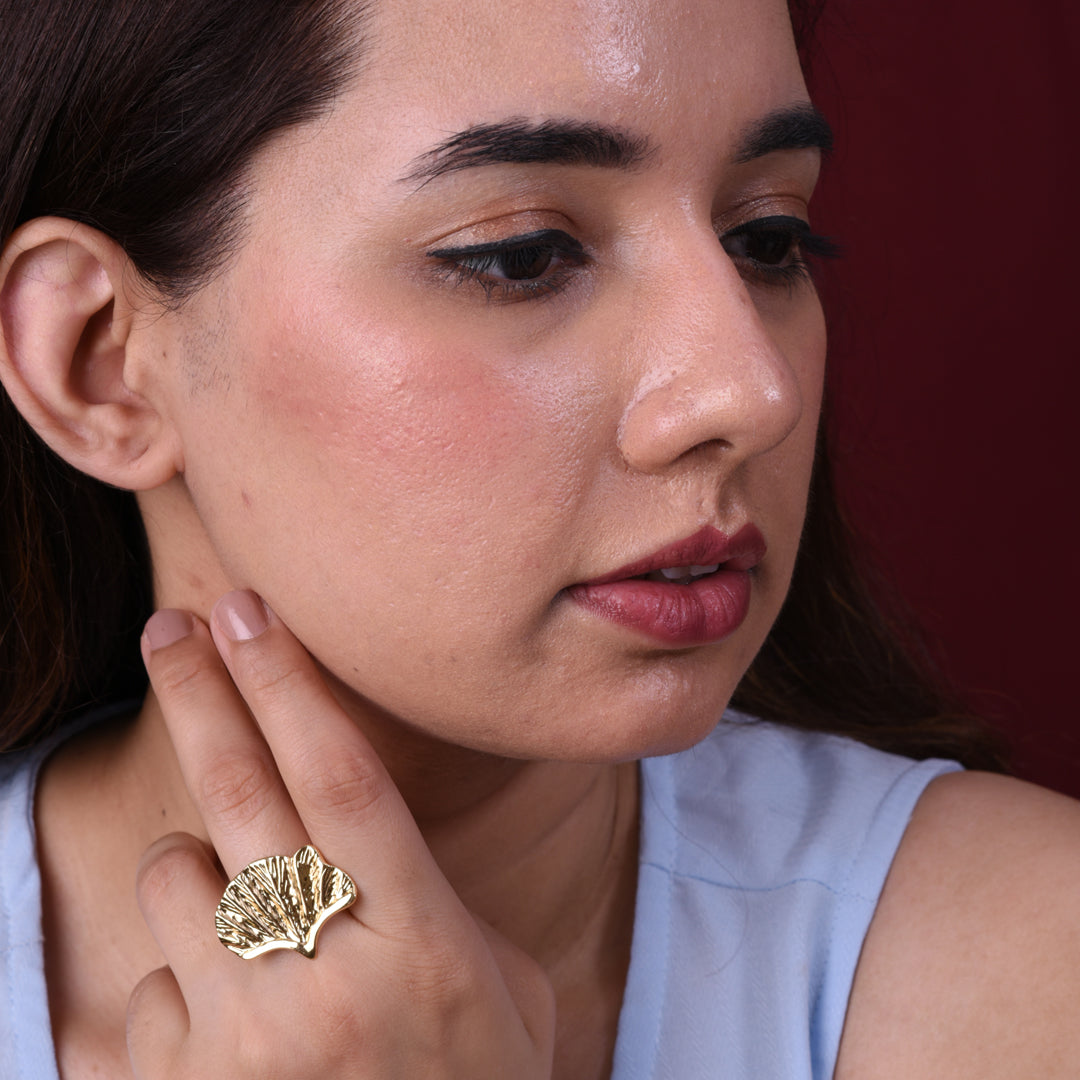 Vrina Leaf Adjustable Ring