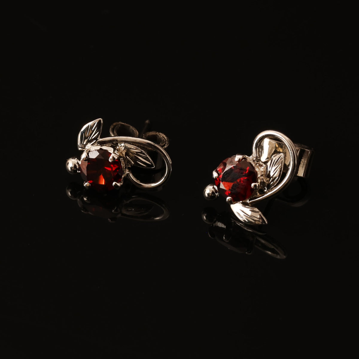 925 Sterling Silver Garnet Earrings for Women | Handmade Minimalist Jewelry | Unique Healing Crystal Design | Size 3x6 cm | One Pair