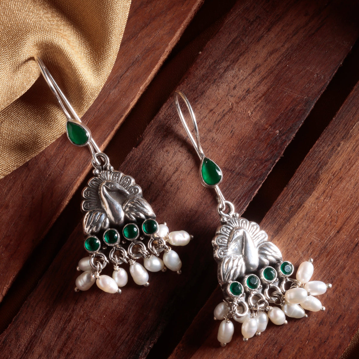 925 Sterling Silver Earrings with Emerald Stone | Handmade Minimalist Jewelry | Elegant Timeless Design | Size 6x2.5 cm | One Pair