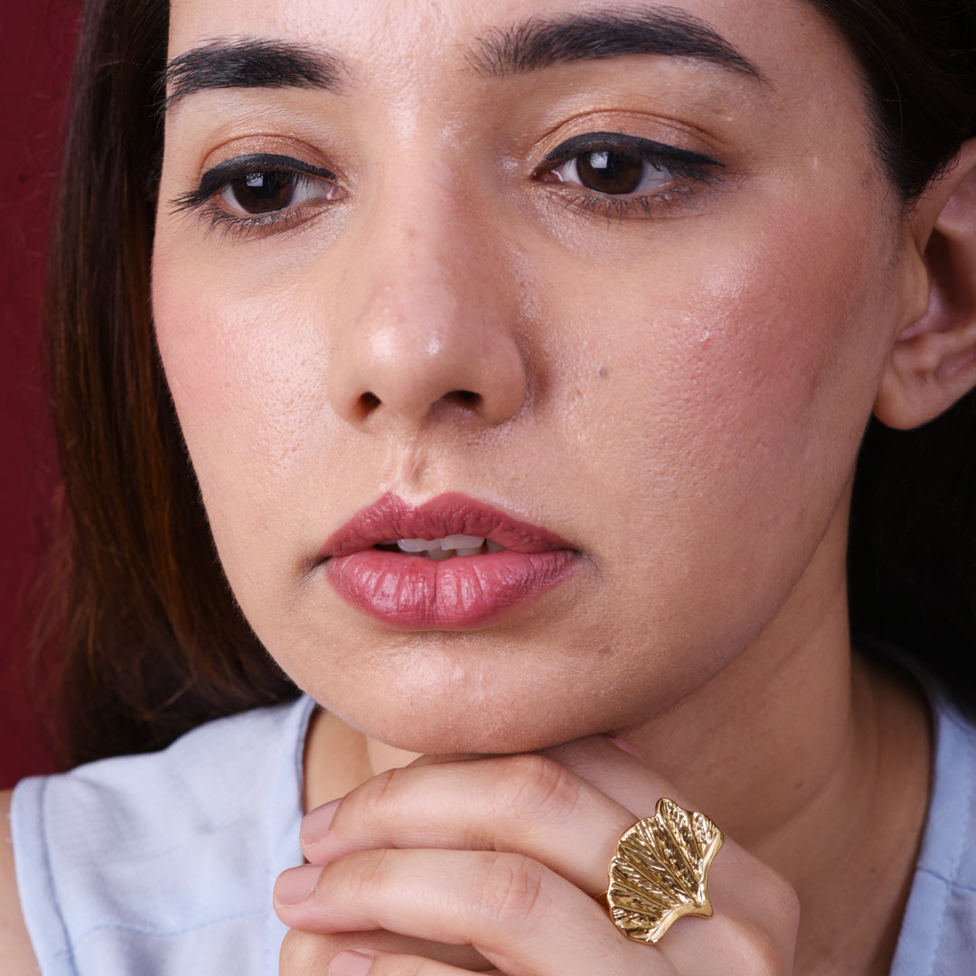 Vrina Leaf Adjustable Ring