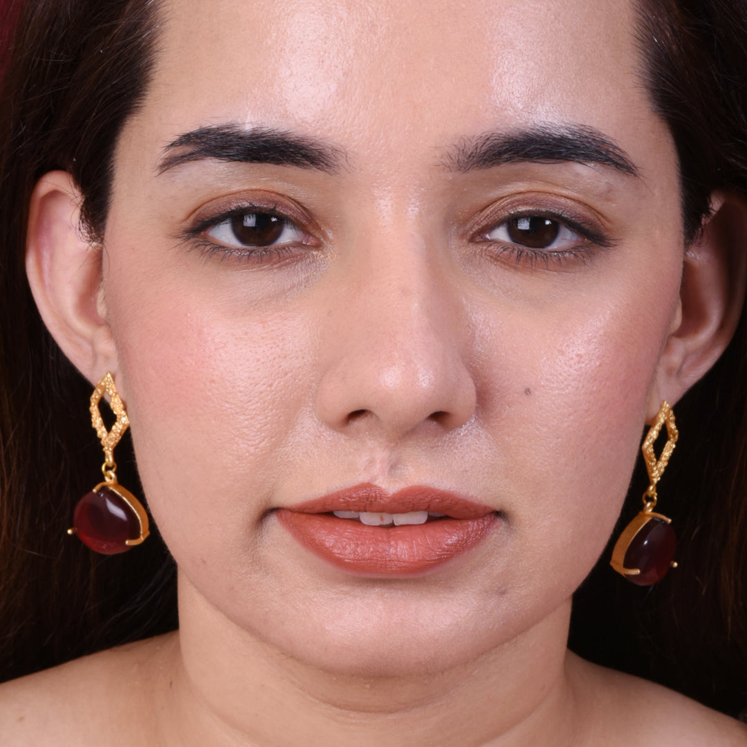 Rouge Dangler Earring