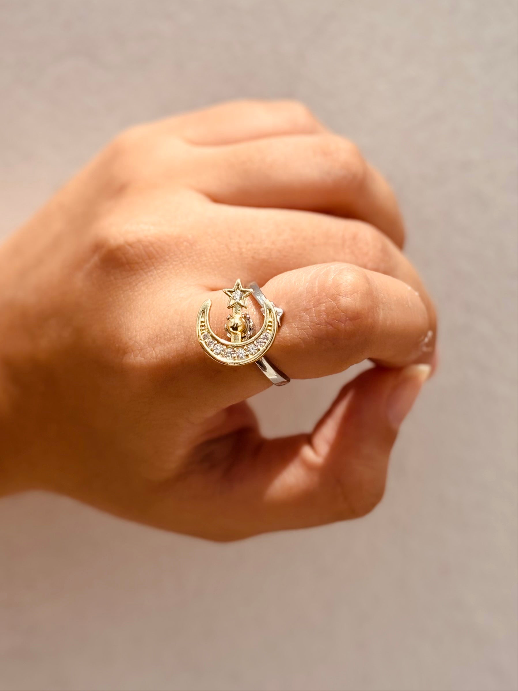 18k gold-plated Cosmo worry ring �? calming spinning fidget stress-relief ring, anti-tarnish and waterproof for everyday and office wear.
