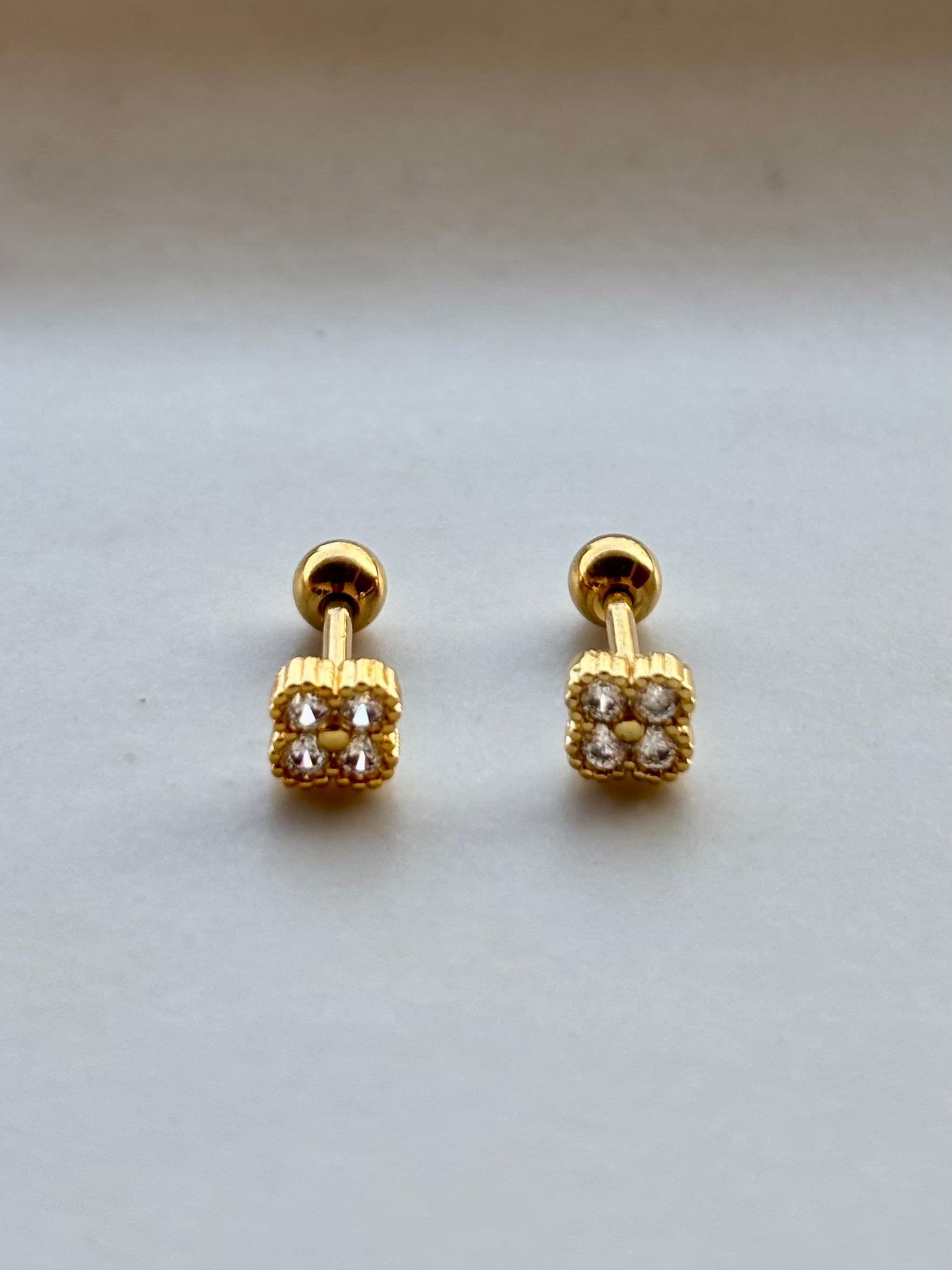 18k gold-plated ball-back clover stud earrings �? anti-tarnish, waterproof, hypoallergenic modern minimal studs.
