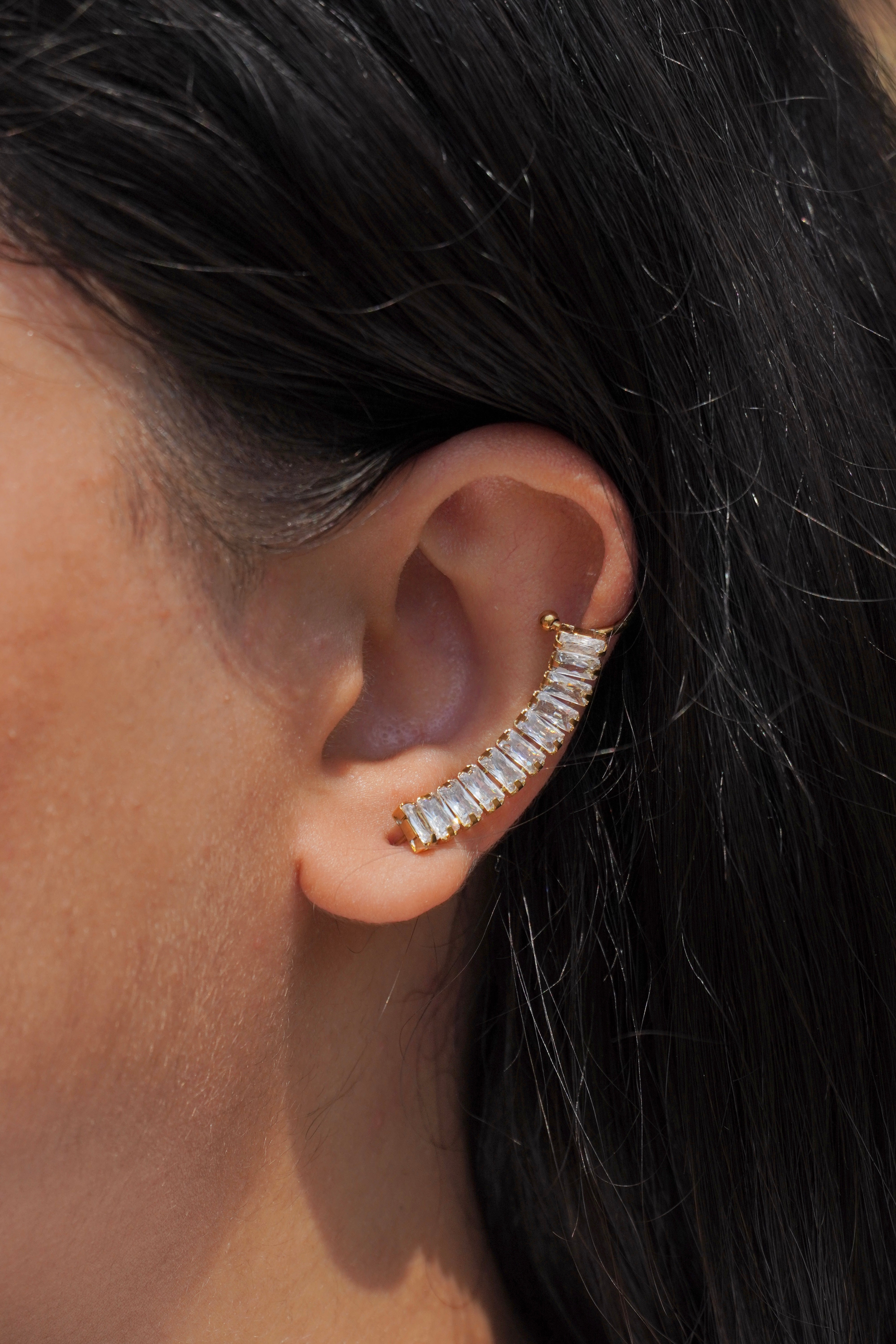 18k gold-plated diamond cuff drop earrings �? bold modern attached-cuff white-stone statement drops, anti-tarnish and waterproof for evening looks.