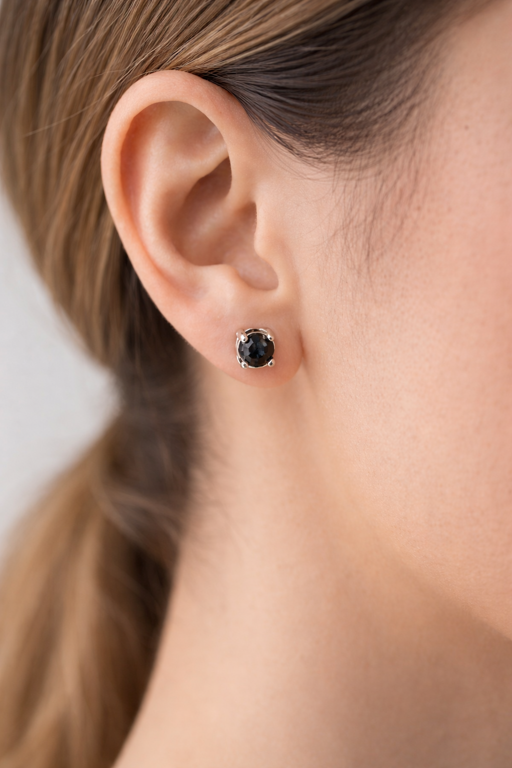 925 rhodium plated with black cz earrings