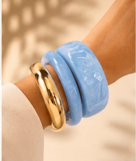 luxury-sky-blue-resin-gold-bangle-set-for-women-stackable-statement-bracelet-set-premium-fashion-jewelry