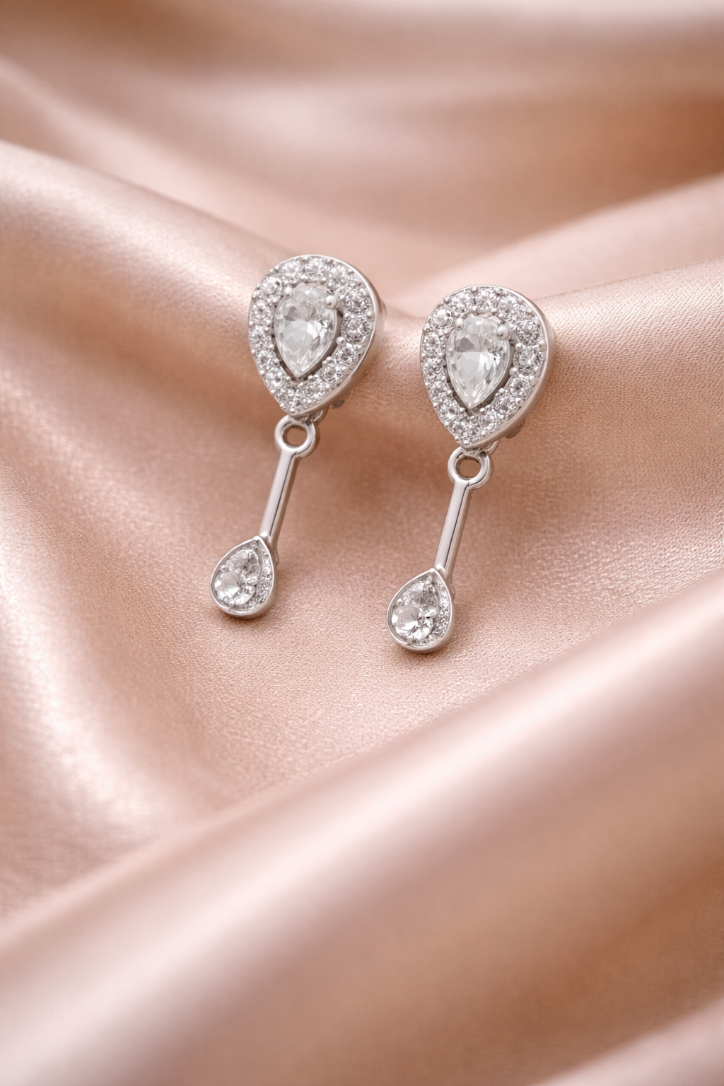 New trendy Sturd  Fine Jewellery earring