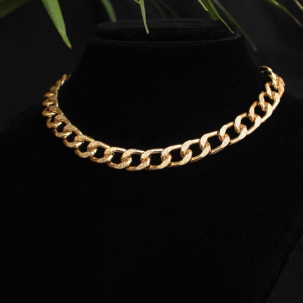 Curb Chain Choker Necklace - BeAbhika.com