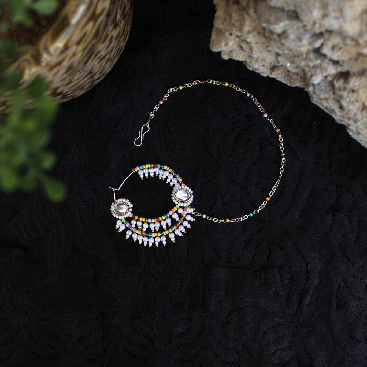 Traditional Indian bridal nath with kundan stones, green beads, and pearl hair chain Indian Nathiya Nathani Nose Ring