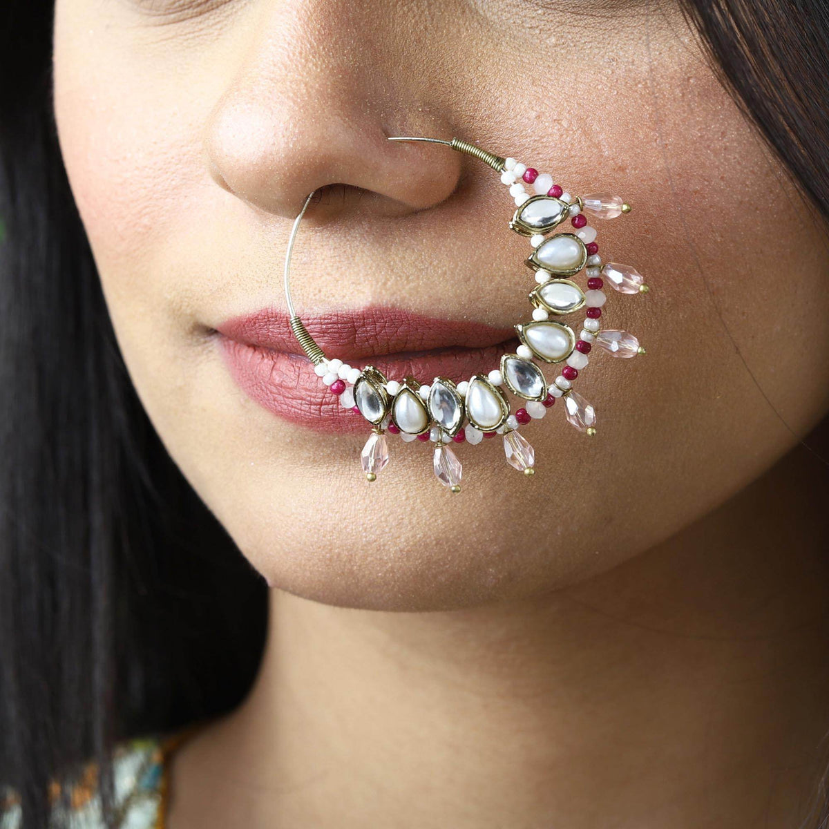 Traditional Indian bridal nath with kundan stones, green beads, and pearl hair chain Indian Nathiya Nathani Nose Ring
