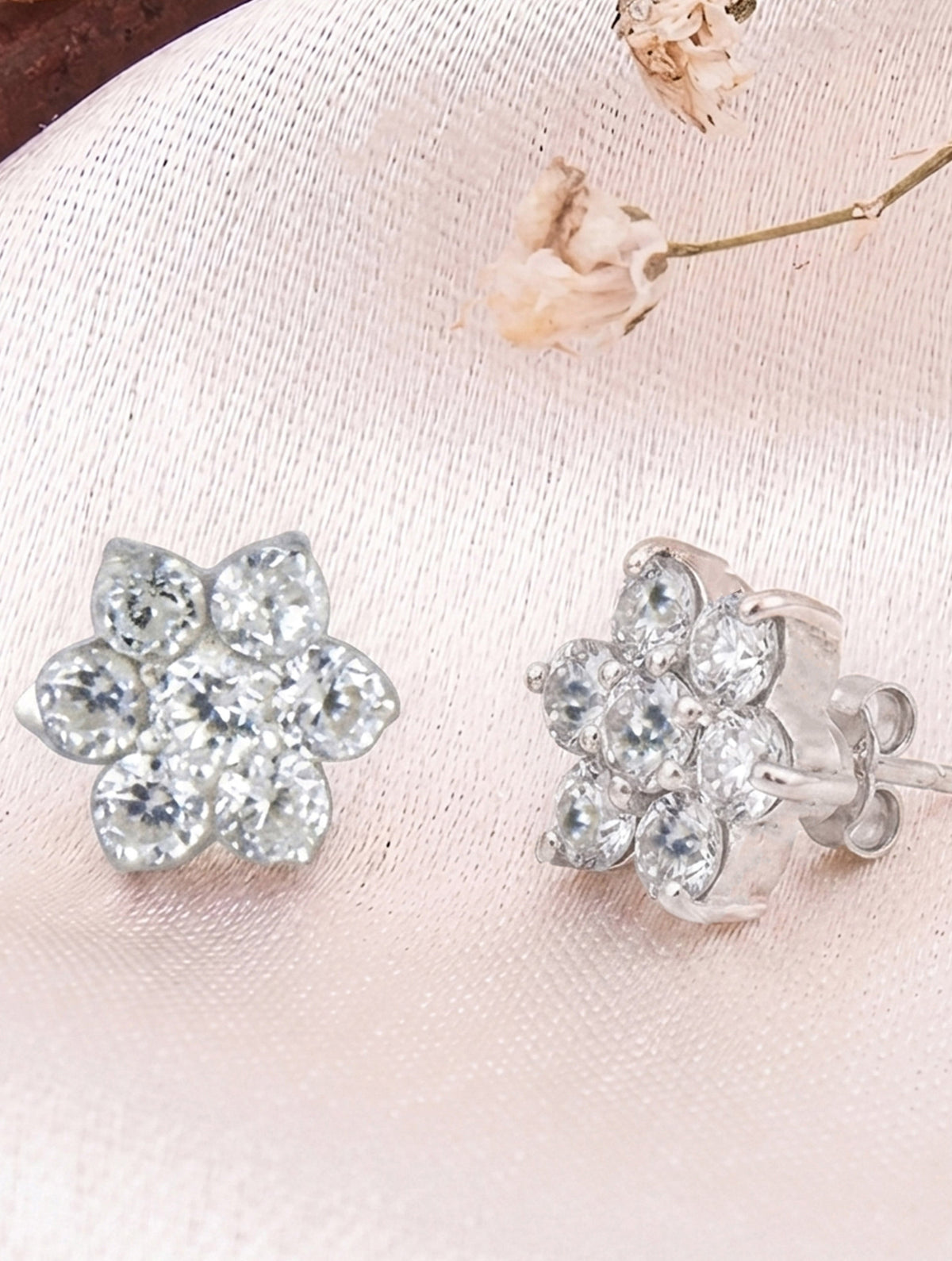 AD Zircon Stud Eartop