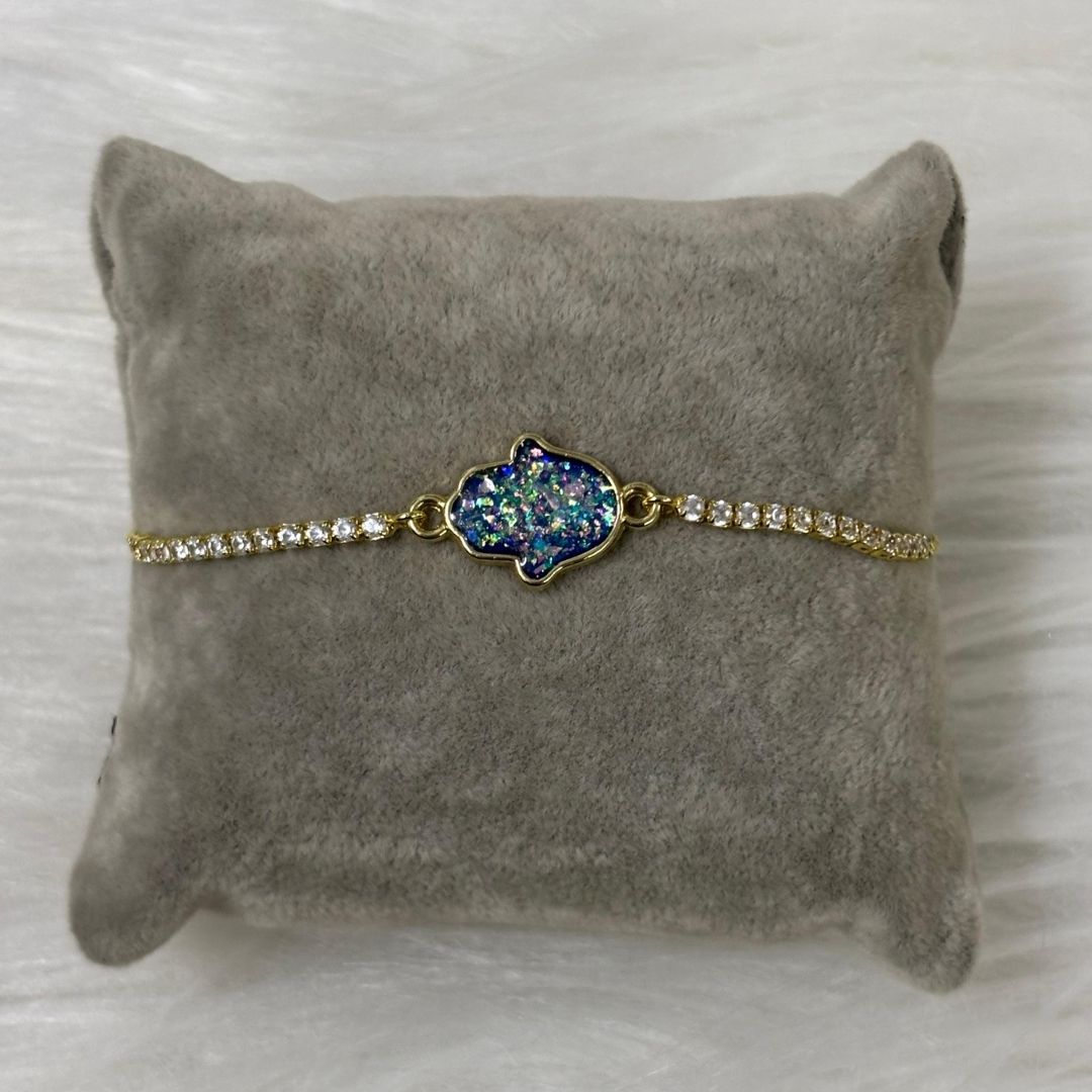 Dazzling Gold-Plated Hamsa Bracelet