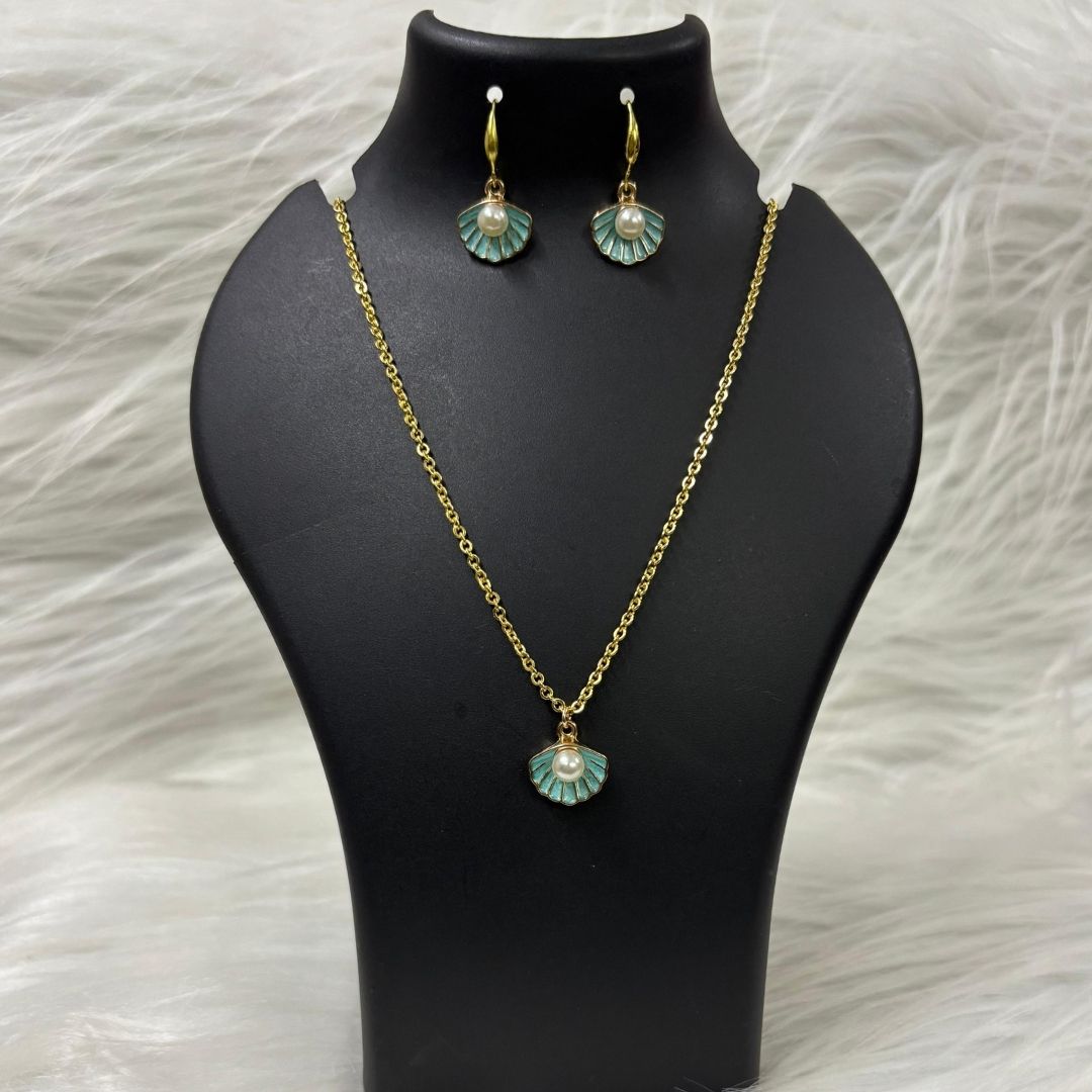 Gold-Plated Aqua Pearl Pendant Set