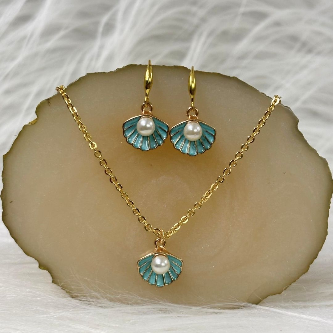 Gold-Plated Aqua Pearl Pendant Set