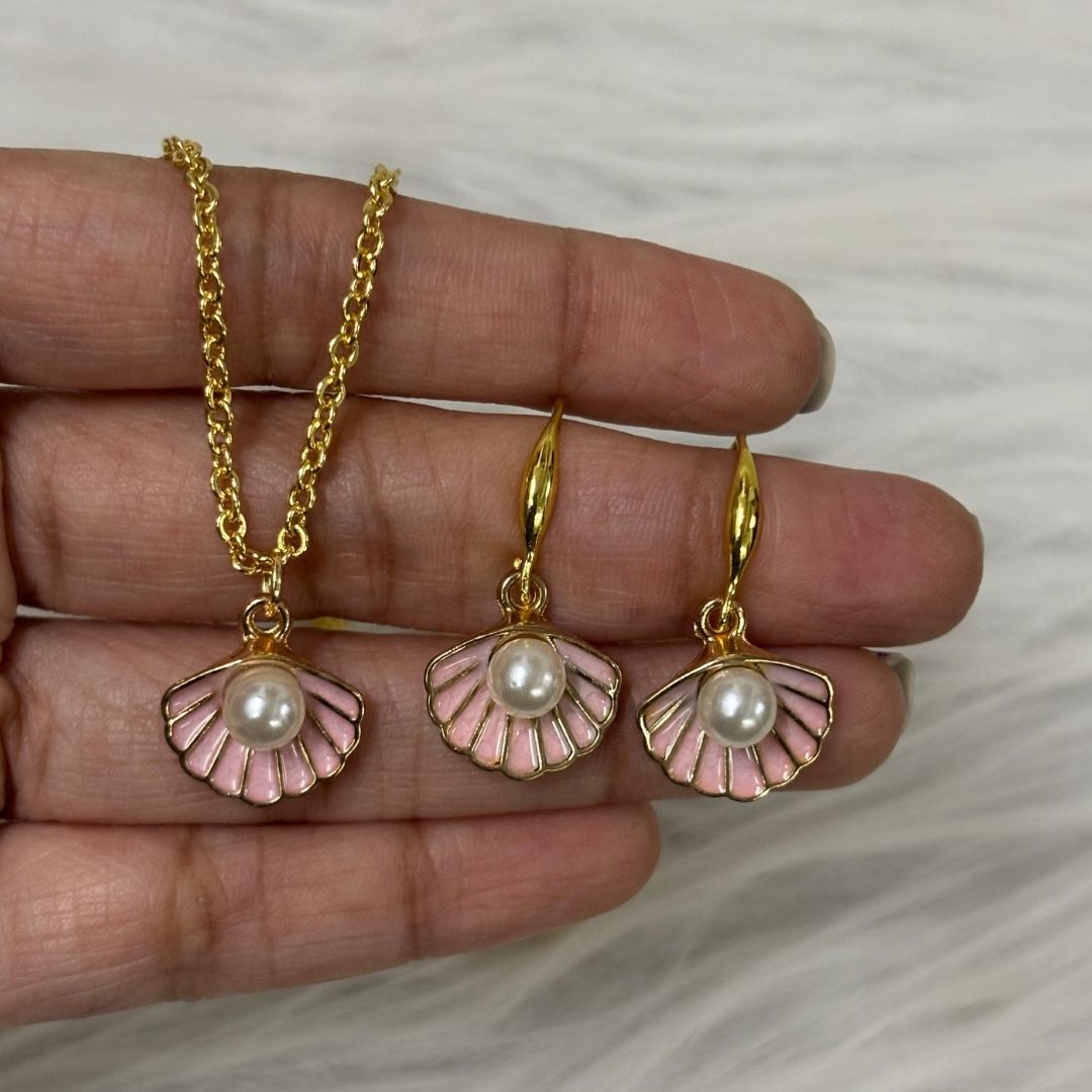 Gold Plated Pink Pearl Pendant Set
