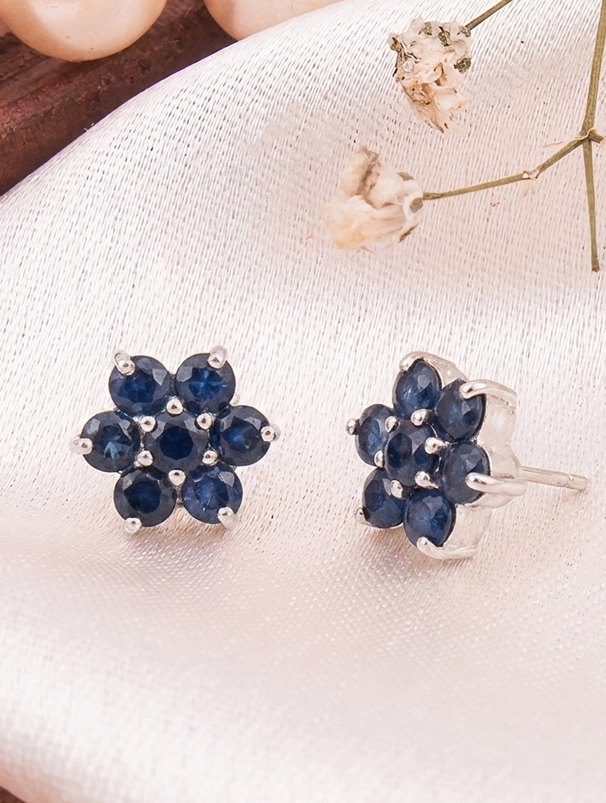 Blue Sapphire Eartop