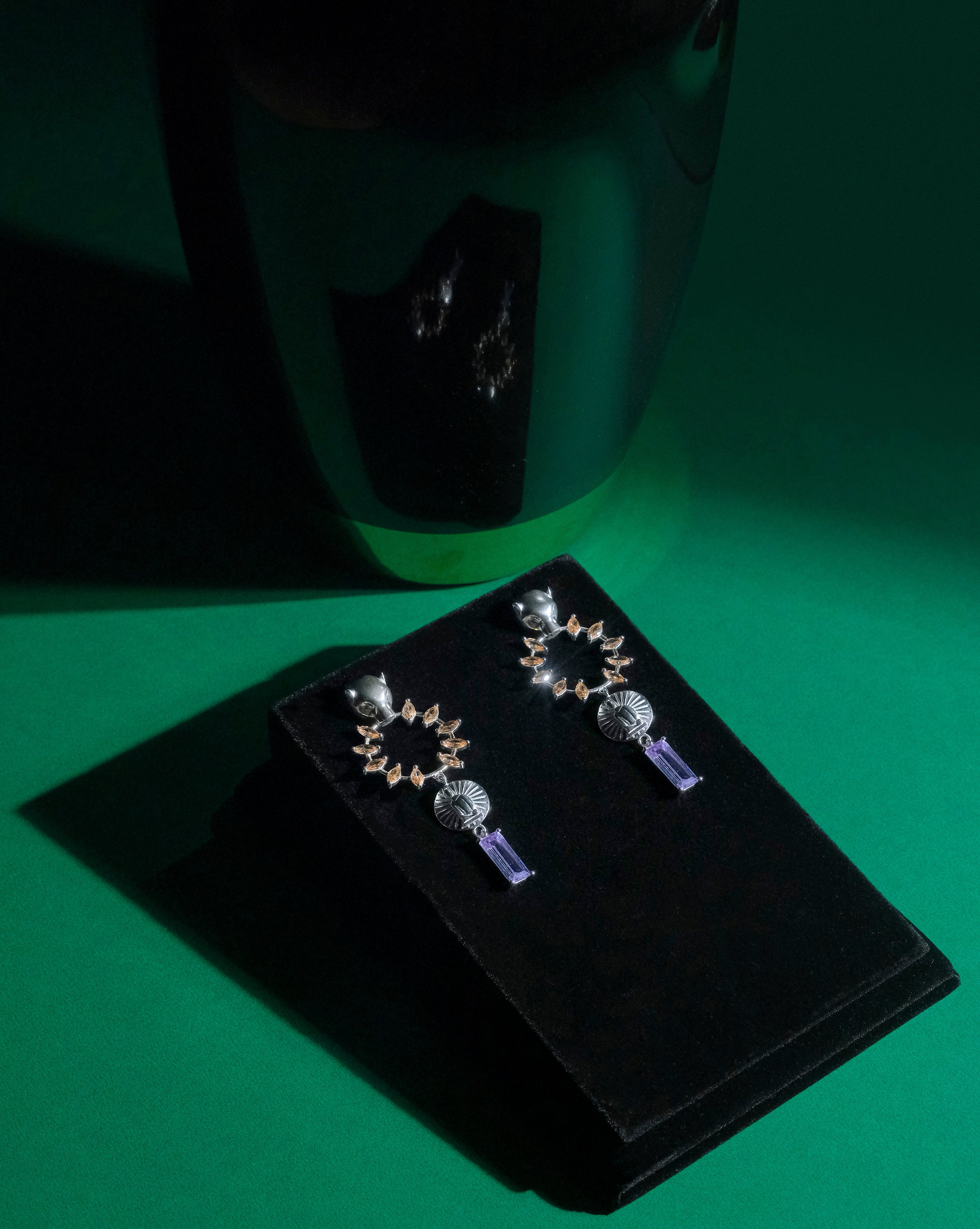 NOUVELLE PANTHÈRE EARRINGS (Purple)