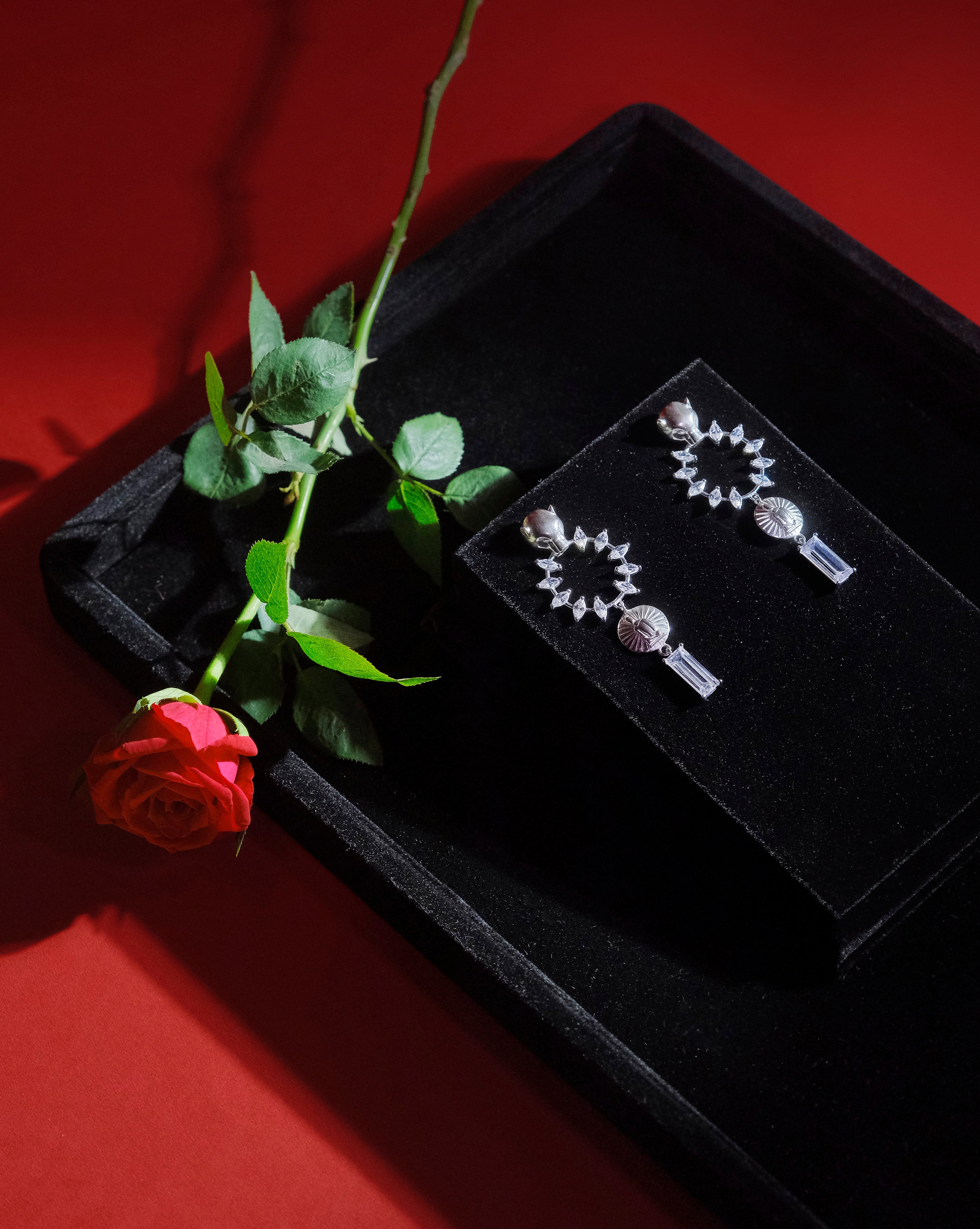 NOUVELLE PANTHÈRE EARRINGS (White)