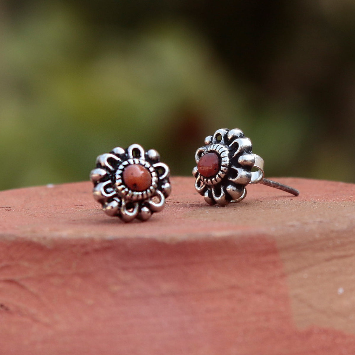 Carnelian Eartops