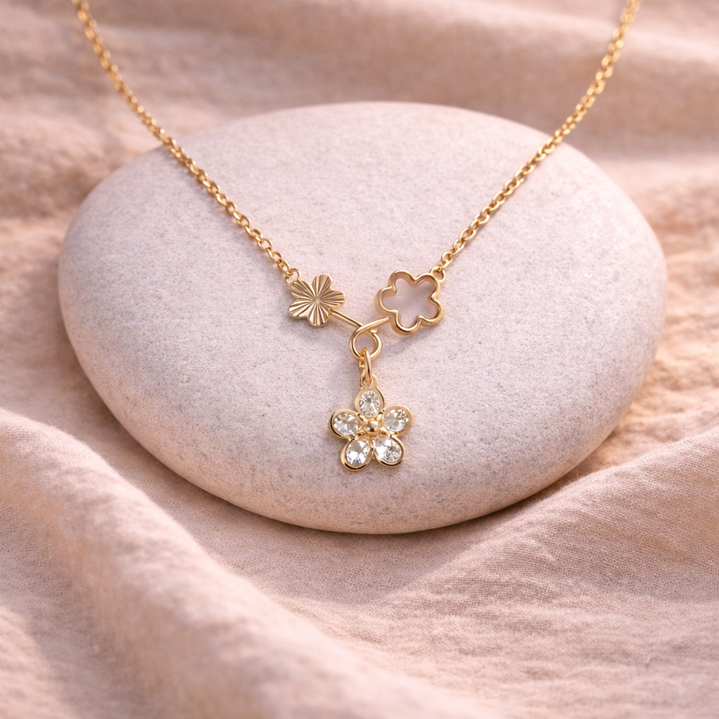 flower-charm-rose-gold-necklace