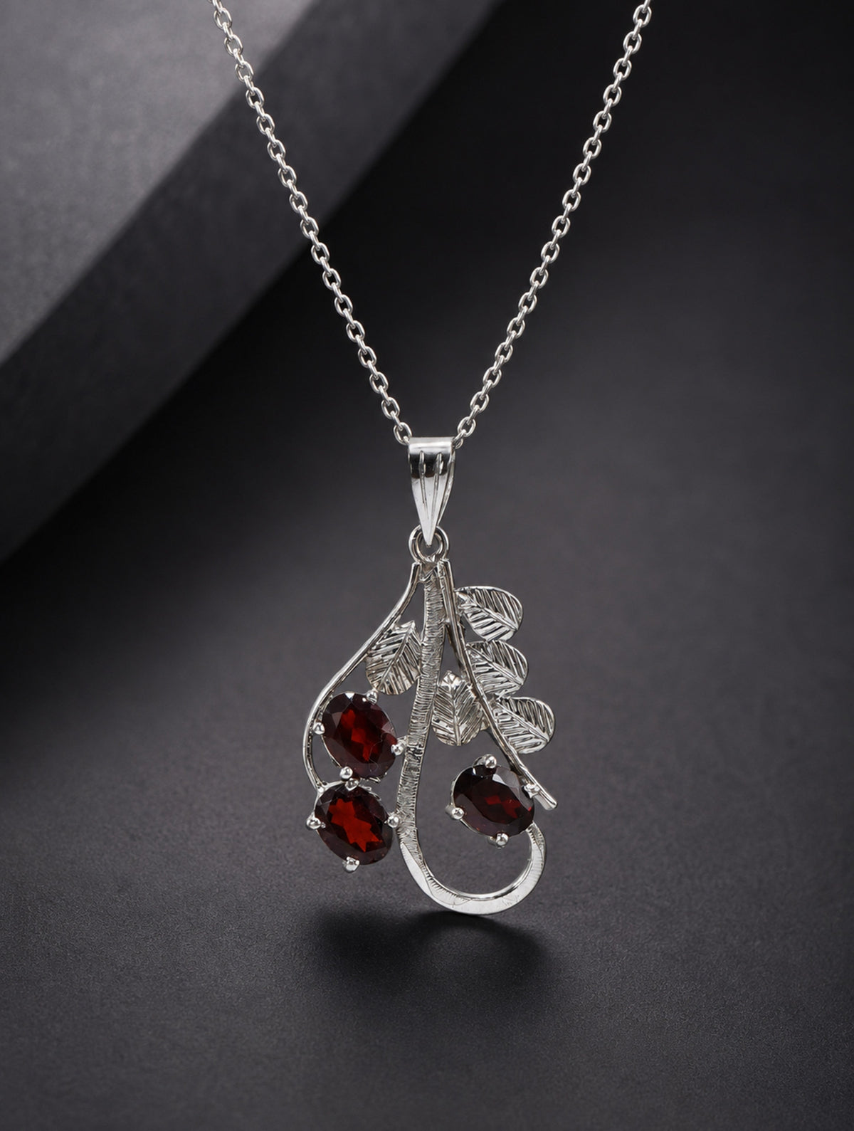 925 Sterling Silver Natural Garnet Gemstone Three Stone Leaf and Vine Design