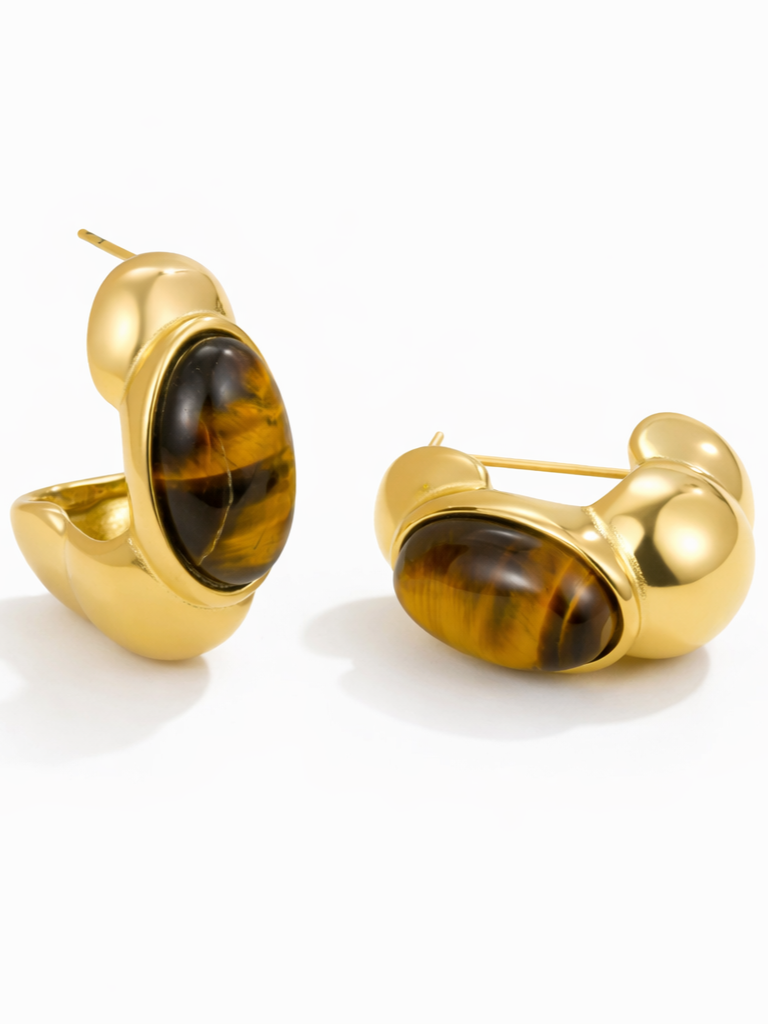 18k gold-plated Amber tiger-eye huggie earrings �? earthy natural-stone huggies, anti-tarnish and waterproof for everyday and evening wear.