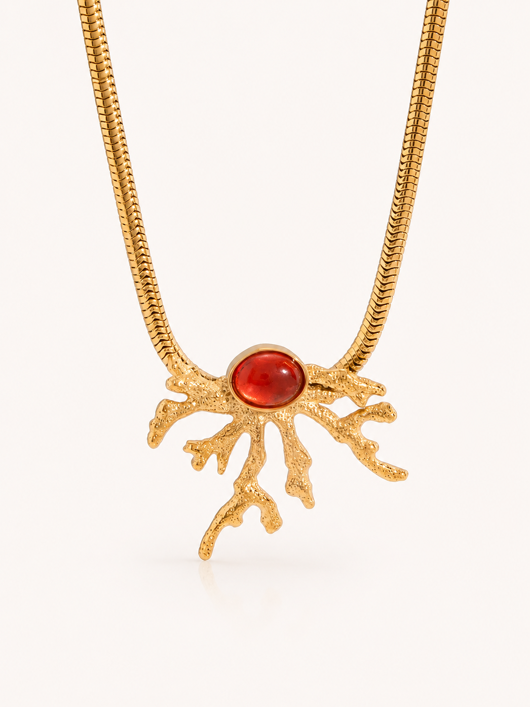18k gold-plated statement gold pendant necklace �? bold statement pendant, anti-tarnish and waterproof for evening, festive and party wear.