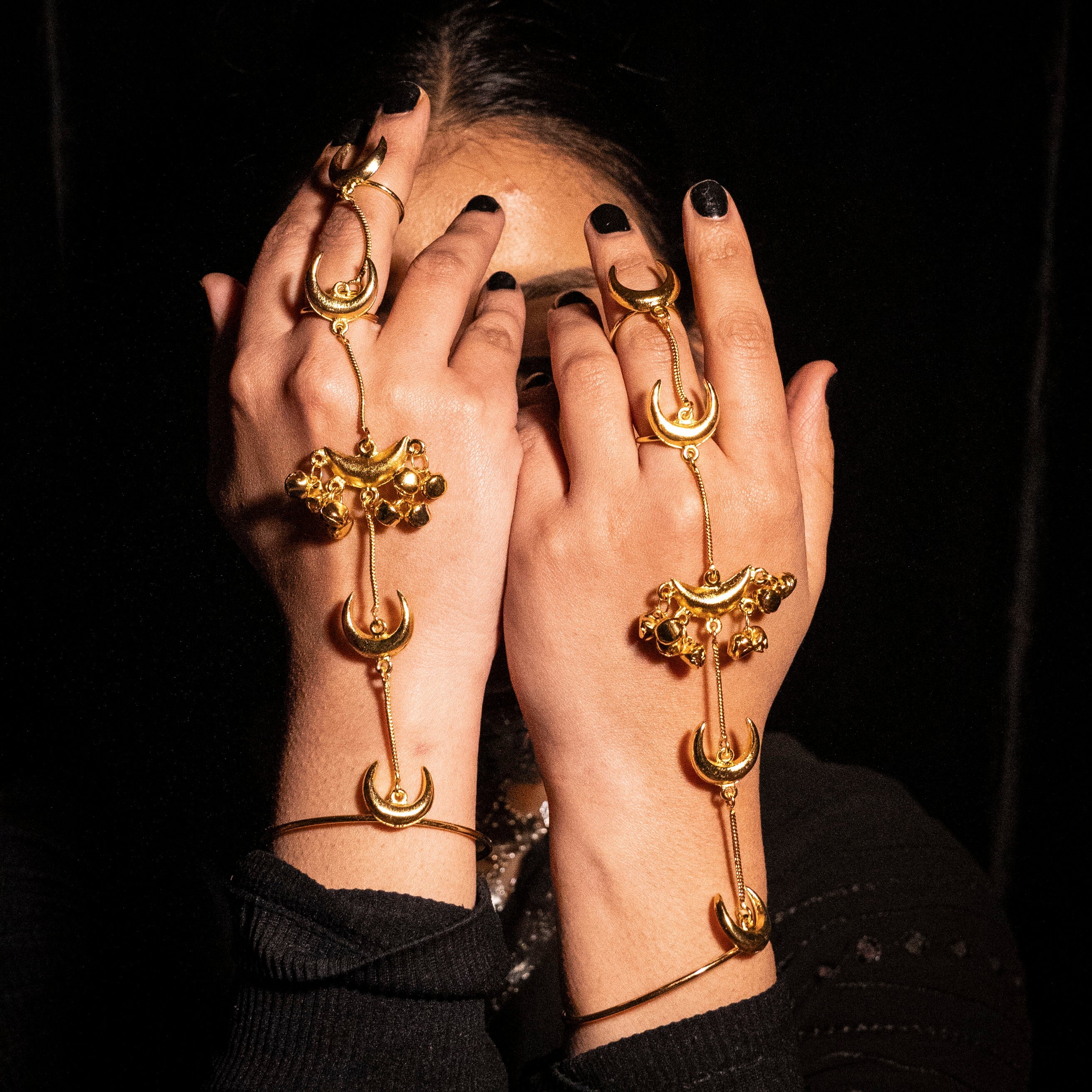 Single Finger Chaand Haathphool - Pair