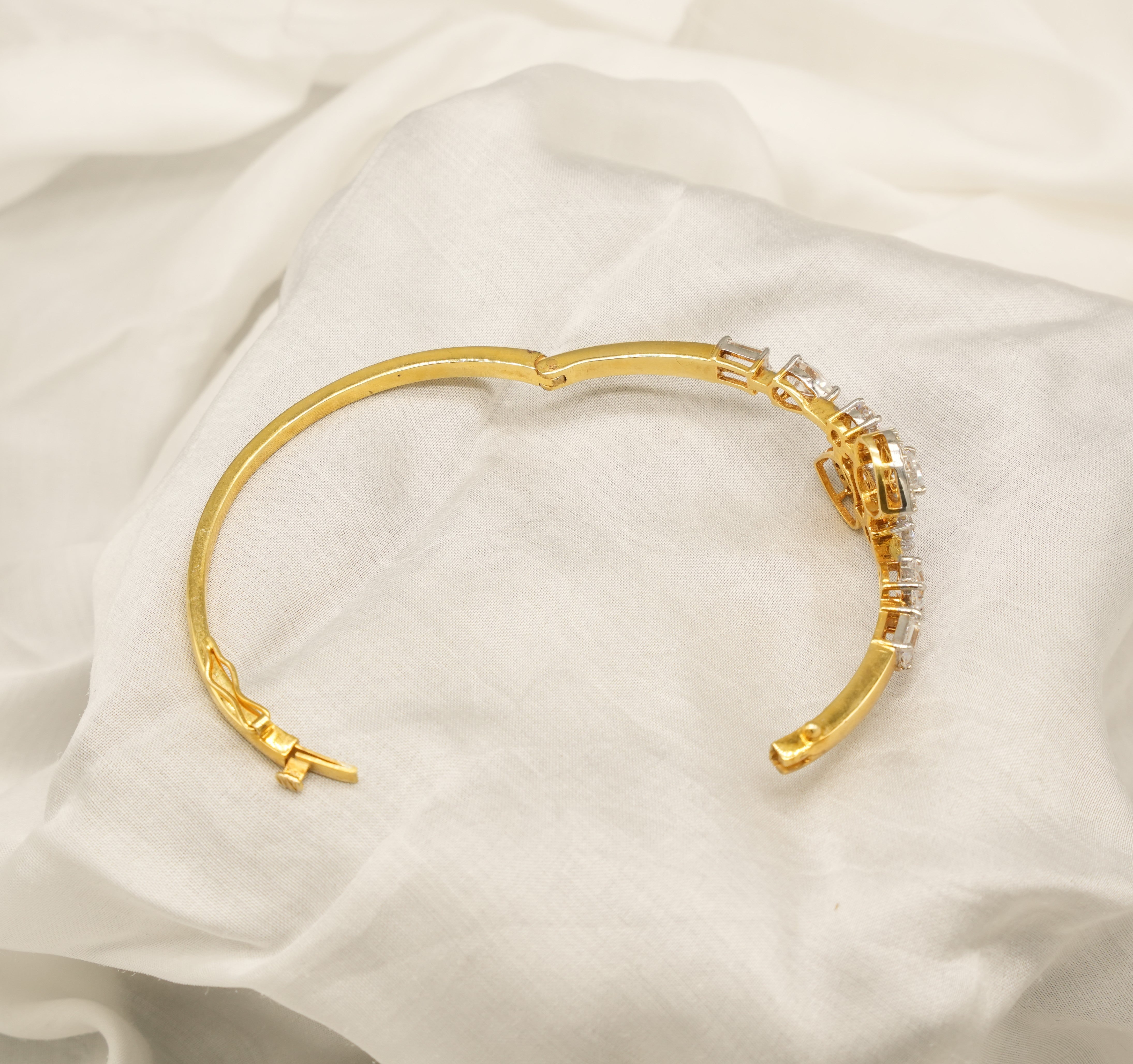 Silver Swarovski Heart Shaped Stone Bracelet