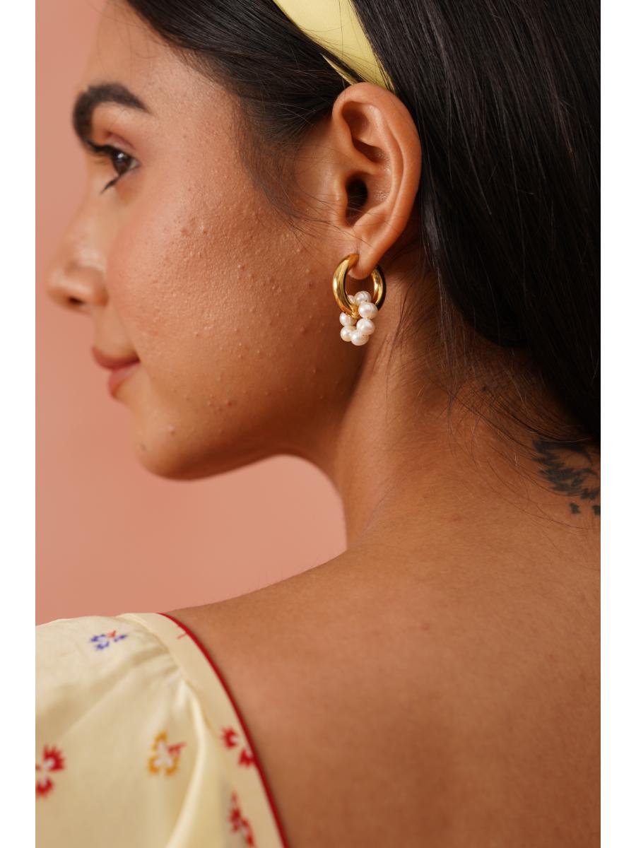 Pair of Alina pearl drops �? 18k gold-plated 2-way freshwater pearl drops for office and gifting.