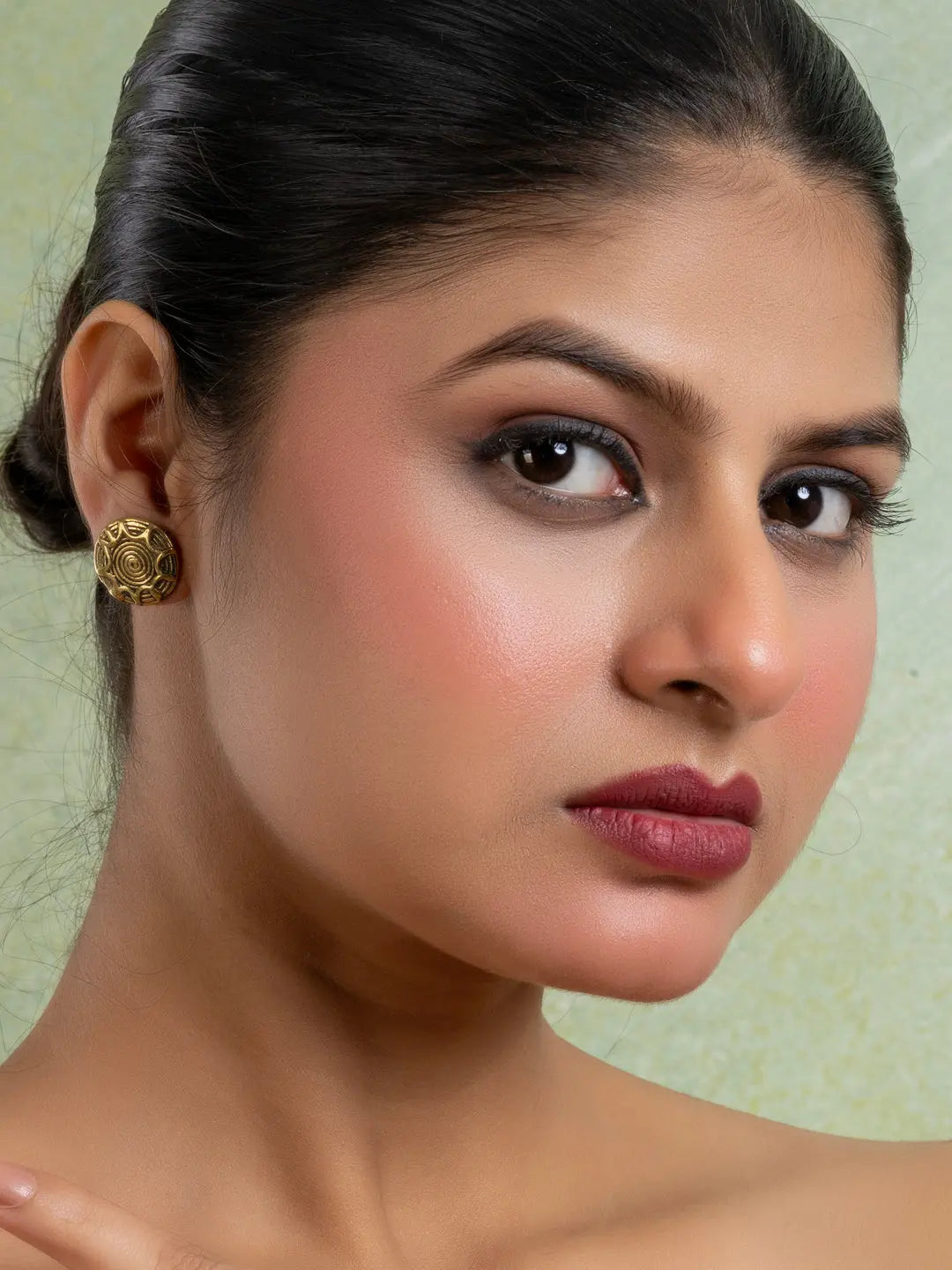 Golden Brass Floral Stud Earring LOOK AND ADORN - designed for you