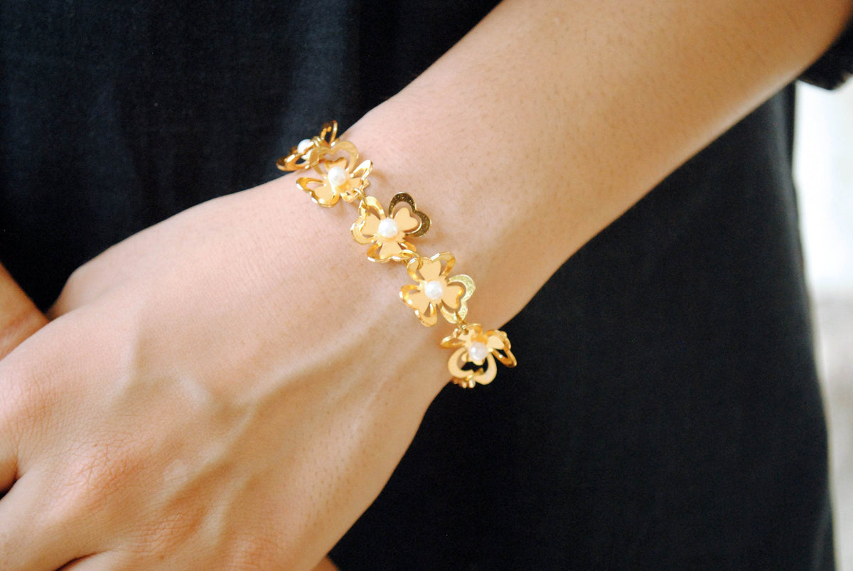Multi flower Bracelet - BeAbhika.com