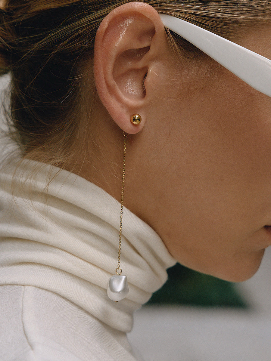 18k gold-plated pearl drop earrings �? elegant bridal pearl drops, anti-tarnish and waterproof for everyday, office and evening looks.