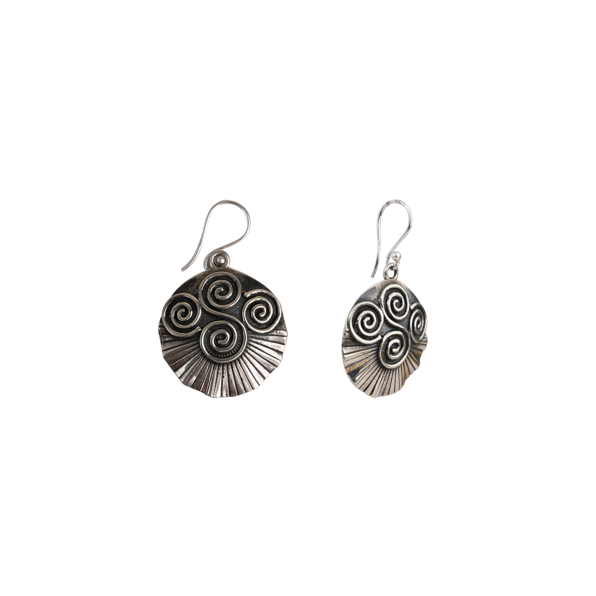 925 Classic Sterling Silver Earrings - Timeless and Elegant Design, Perfect for Everyday Wear and Special Occasions