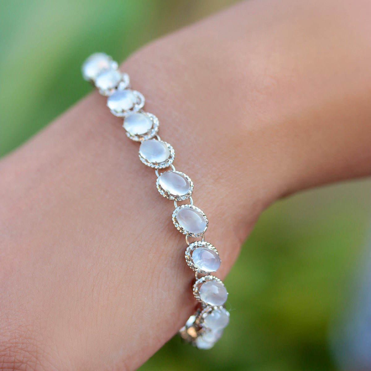 925 Sterling Silver Moonstone Bracelet – Oval Natural Gemstones in Elegant Prong Settings, Perfect for Everyday Wear and Special Occasions