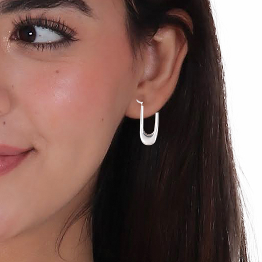 Minimalist Silver Hoop Earrings for Women – Everyday Elegance