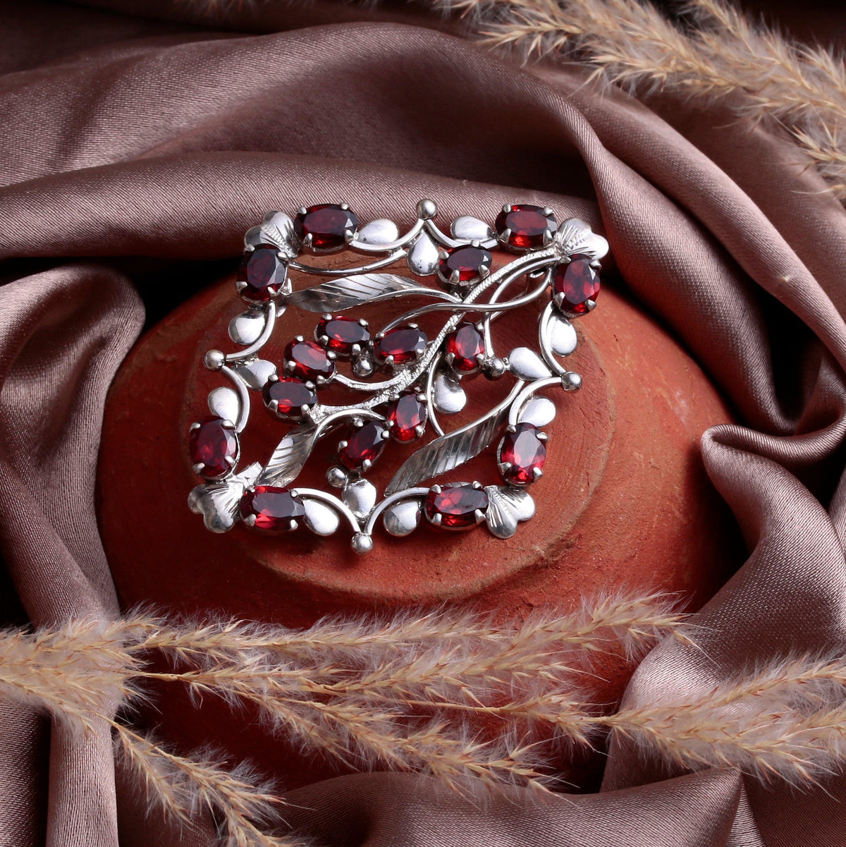 925 Silver Garnet Floral Brooch Elegant Vintage-Inspired Statement Jewelry