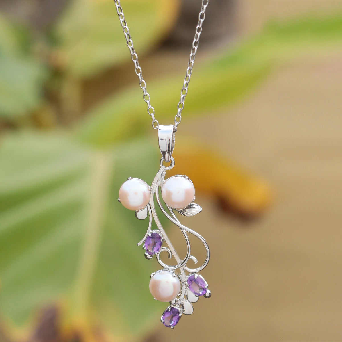 925 Sterling Silver Pearl and Amethyst Pendant Necklace – Floral Vine Design