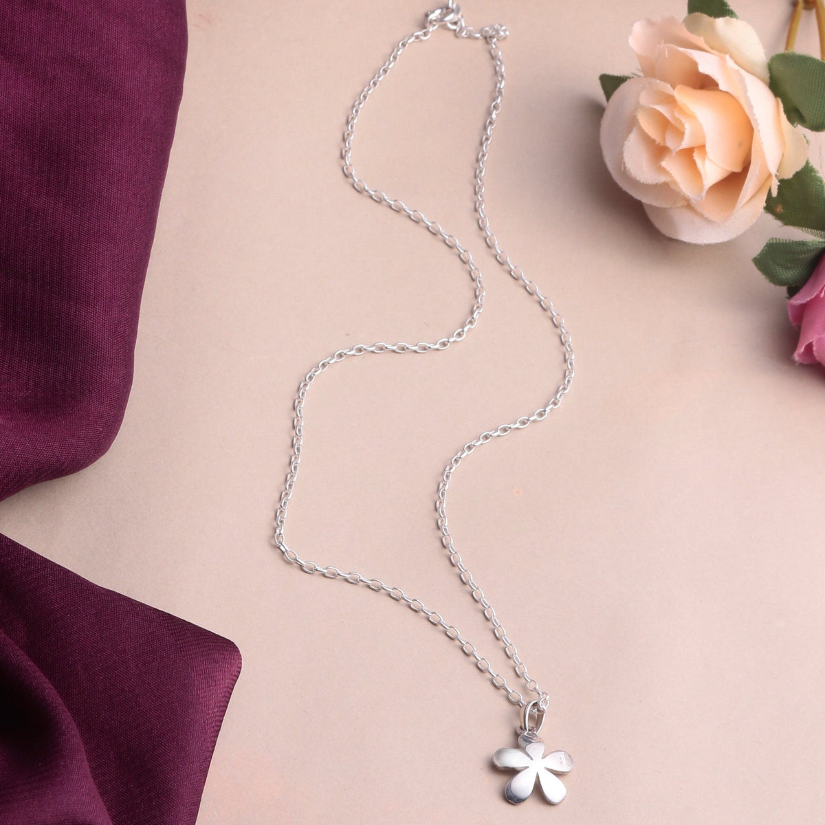 925 Sterling Silver Floral Pendant Necklace Elegant & Timeless Design
