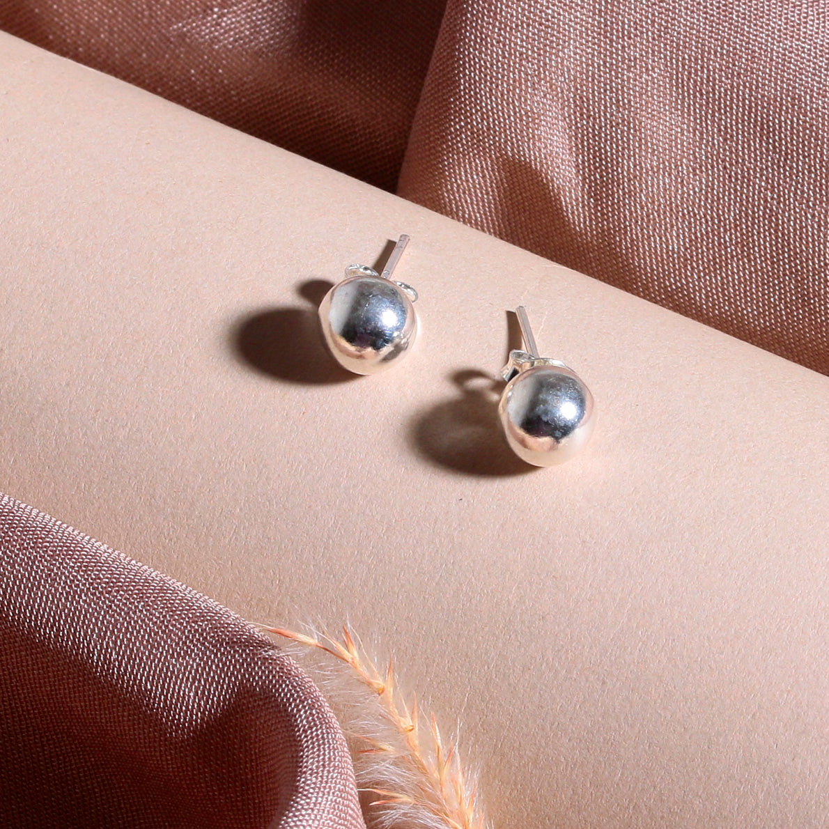 925 Sterling Silver Ball Stud Earrings – Classic Round Minimalist Design for Everyday Elegance