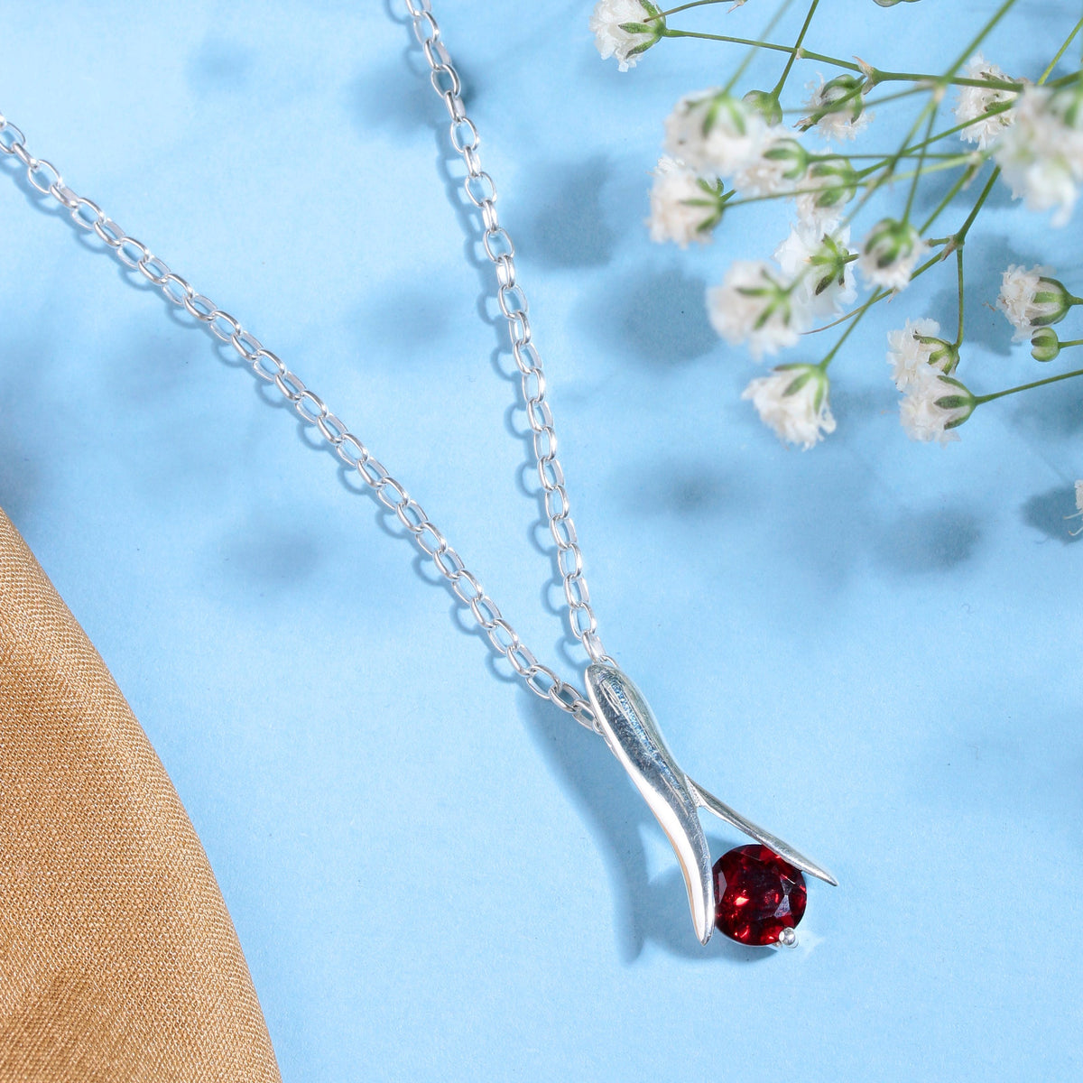 925 Sterling Silver Garnet Stone Pendant Necklace – Elegant Design with Natural Oval-Cut Gemstones For Women Gift