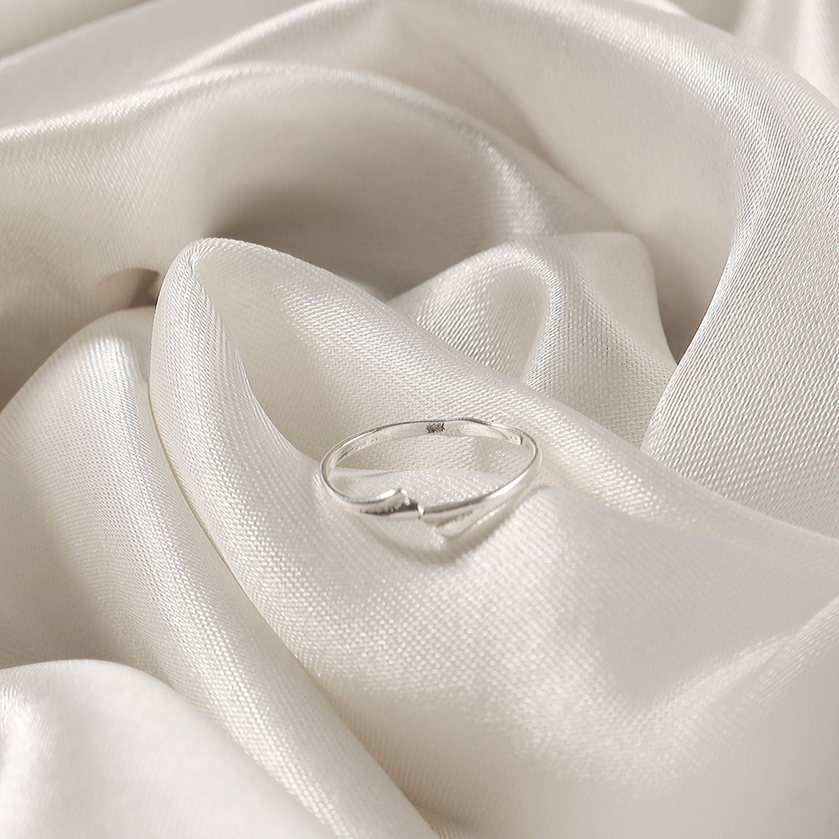 925 Silver Silver Sterling Silver Ring – Minimalist Handcrafted Jewelry, Everyday Luxury, Timeless Women’s Silver Ring, Perfect Gift
