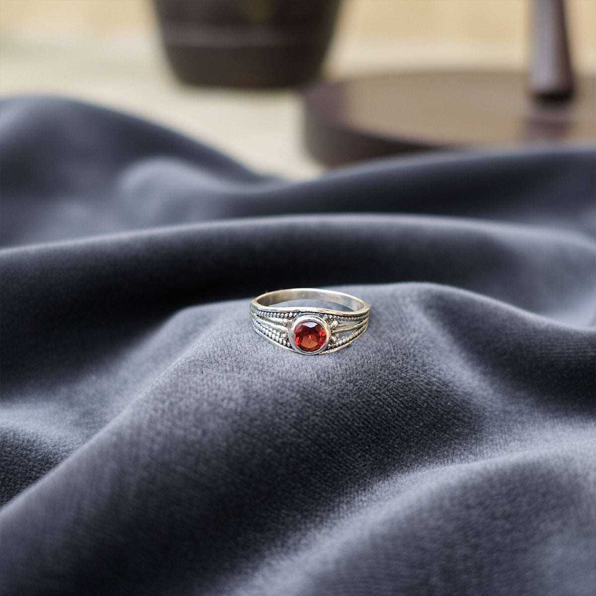 925 Sterling Silver Garnet Ring for Women | Handmade Minimalist Jewelry | Unique Healing Crystal Design | Size 5.3x1.9 cm | One Piece