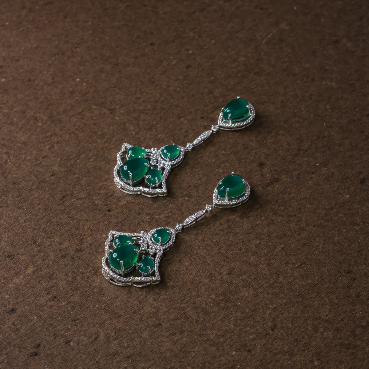 Greenstonz Pendula: 925 Silver Green Stone Hangings
